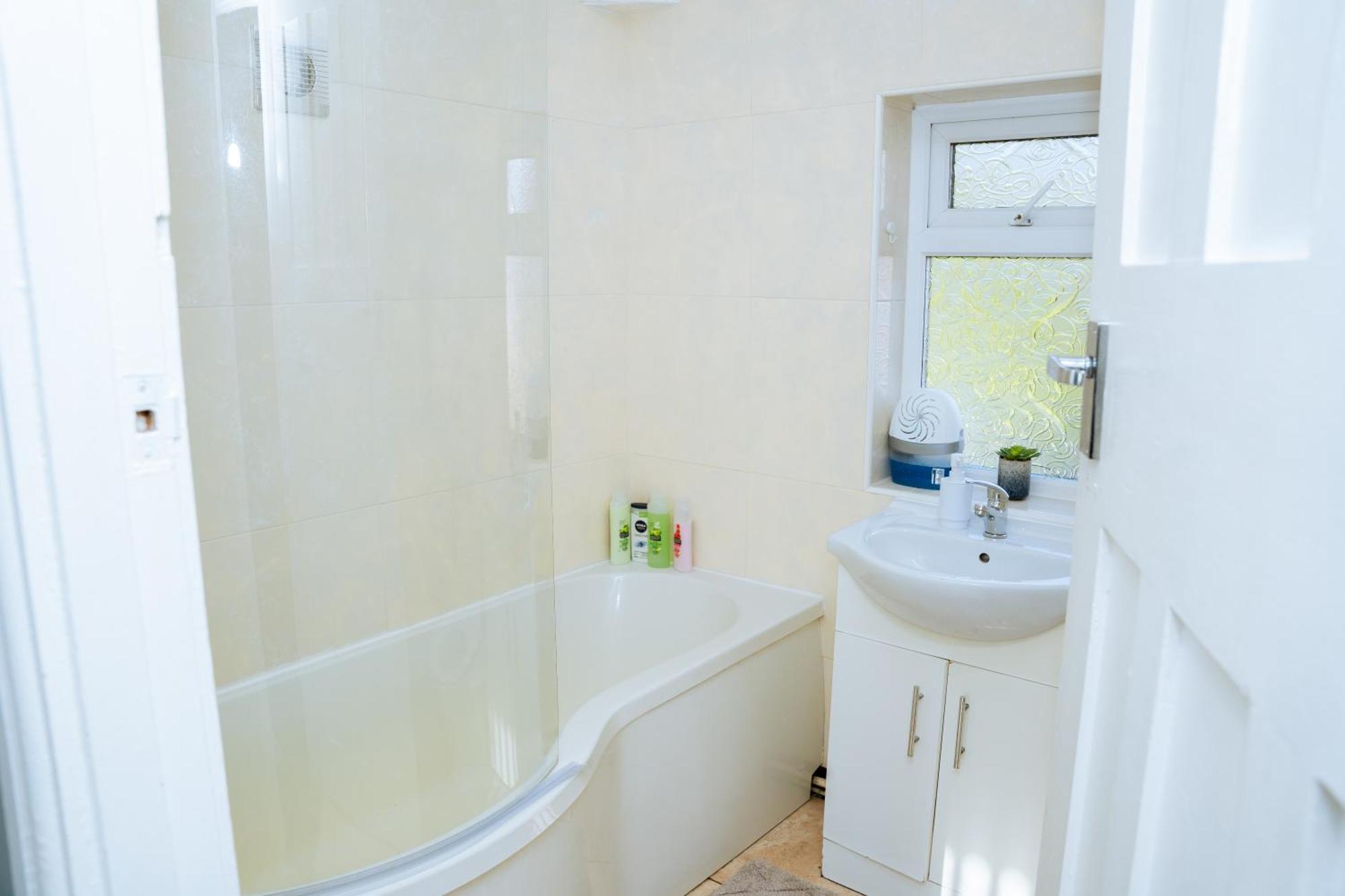 Modern 3Bed Home With Hot Tub Leeds  Zewnętrze zdjęcie