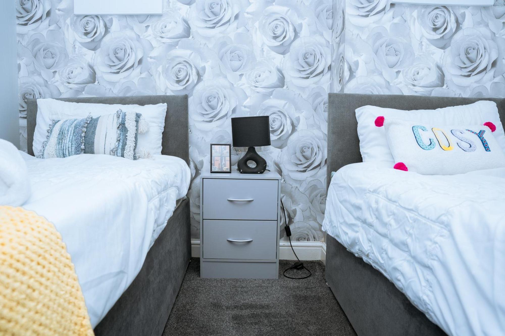 Modern 3Bed Home With Hot Tub Leeds  Zewnętrze zdjęcie